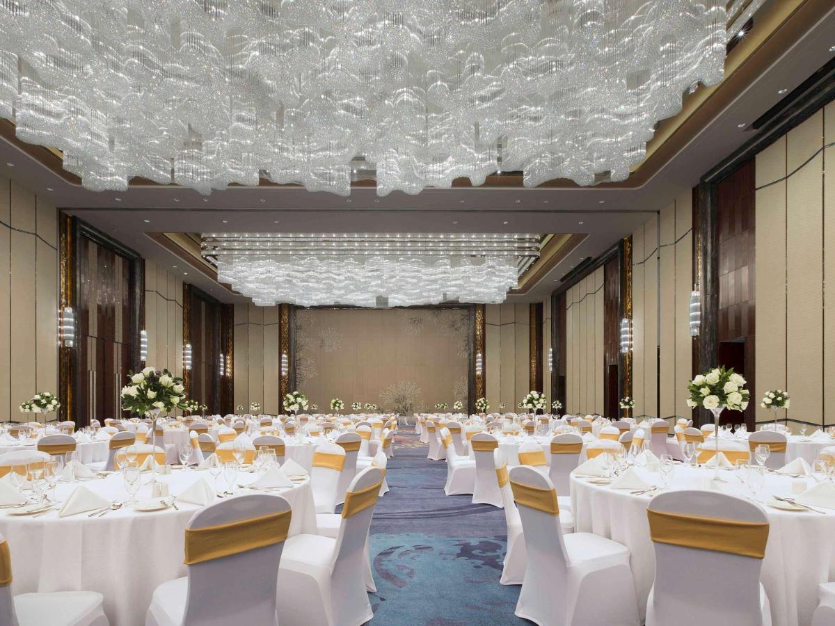 Hotel Pullman Yantai Center Exterior foto